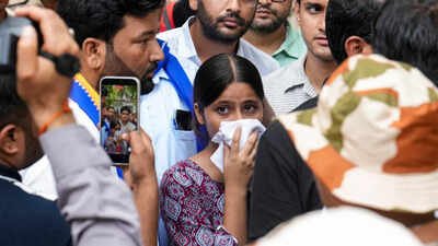 A lawyer has alleged that social media posts by a minor Jantar Mantar protester insulted Hindu deities 'Outraged my feelings': Complaint against Jantar Mantar protester over 'insulting' post on Hindu gods