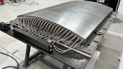 Oak Ridge scientists spent eight weeks 3D-printing a nearly 2-ton steel mold measuring 6 feet tall (Image Credit: Baker Industries) Oak Ridge scientists spent eight weeks 3D-printing a nearly 2-ton steel mold measuring 6 feet tall; Boeing will use the massive tool in NASA's project to speed composite aircraft manufacturing