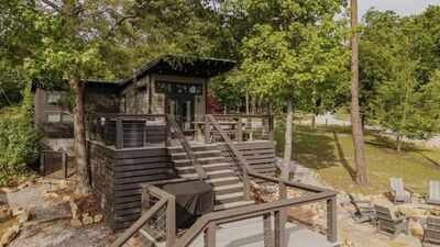 Residents of the Retreat at Deer Lick Falls sued Hayes over alleged HOA control and fund mismanagement. (Realtor.com photos) More than 40 Tennessee tiny-home owners are seeking $5 million in a 'zombie HOA' lawsuit, alleging nearly 80% of the HOA budget went to a lawn care company owned by the developer
