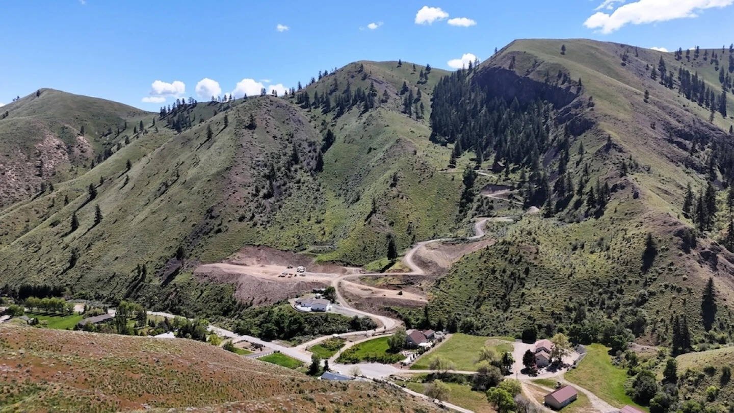 <strong>They bought 66 acres to build a family home. After spending $300,000 on permits and studies, they face a demand to give up 44 acres</strong>