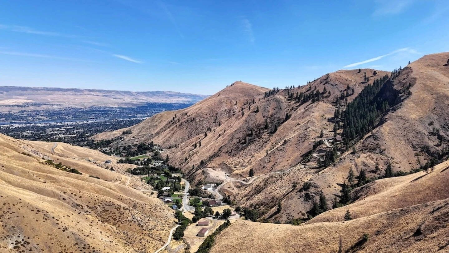 <strong>Washington couple says it spent nearly $300,000 on permits and studies, now faces demand to give up 44 acres to build a home</strong>