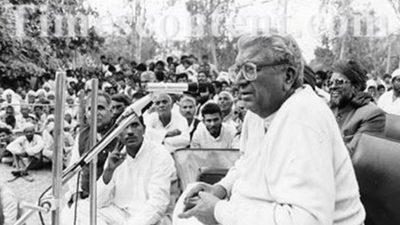 Chaudhary Devi Lal, the former Haryana chief minister and deputy prime minister, who turned down the Prime Minister's post in 1989 in favour of VP Singh. The Backstory: When 'Tau' Devi Lal won the PM race, and then gave it away with a twist