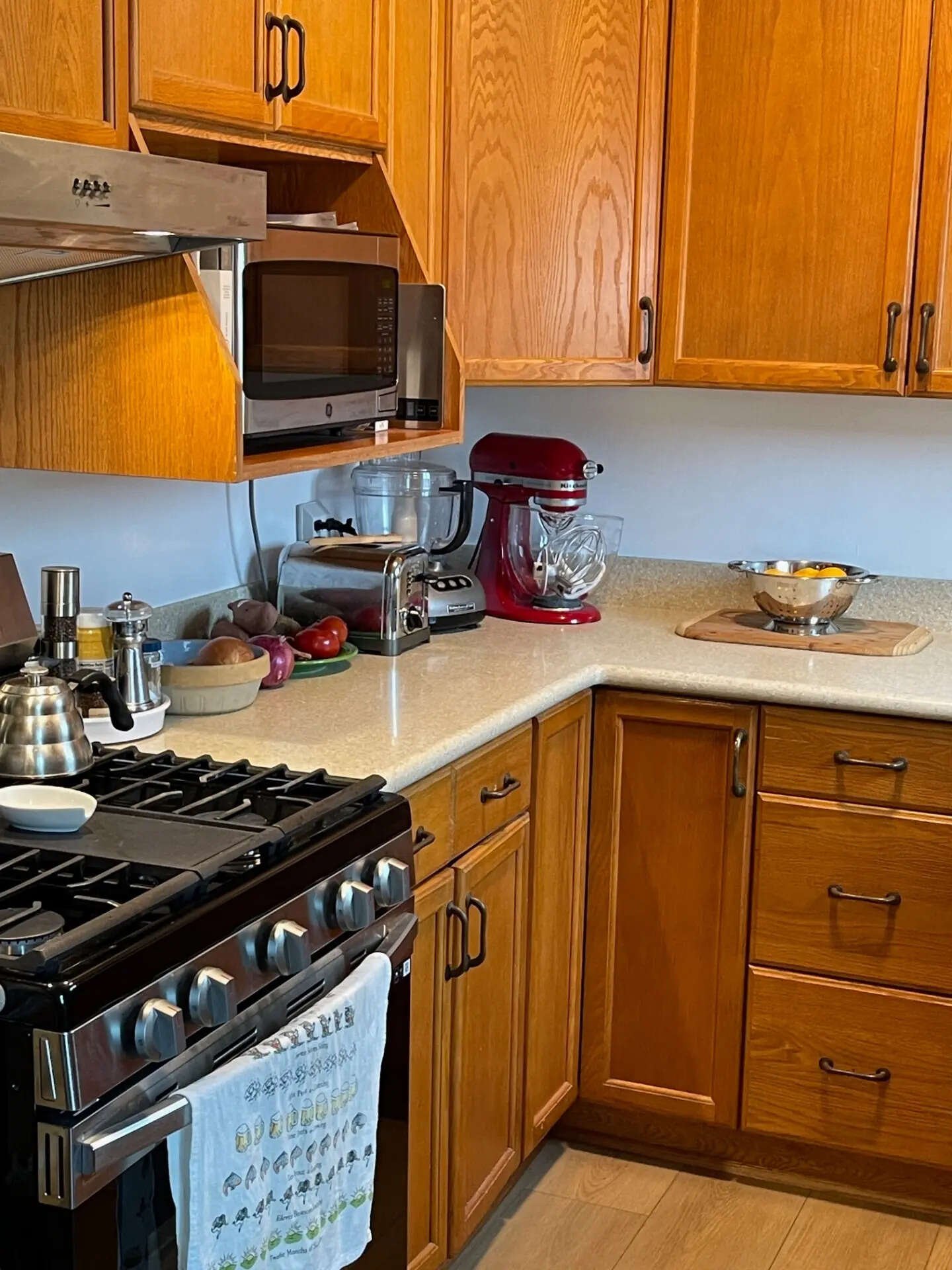 The 1,100-square-foot cottage still features Dolly Parton’s former wig room.