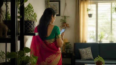 The psychology behind checking your phone Psychology says the people who check their phones constantly not actually be bored but may be trying to escape their own thoughts and fears