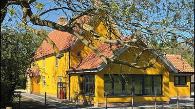 The restoration included repairing much of the original oak frame, but also creating contemporary spaces that met the needs of modern family living. A 16th-century English longhouse hid serious structural problems behind its walls; the builder restoring it has now turned the centuries-old property into his own family home