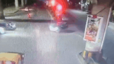 Three passengers sustained serious injuries after a speeding Thar crashed into an Endeavour and then an e-rickshaw. Watch: Speeding Thar crashes into Congress MLA Ashok Chandana's wife's Endeavour