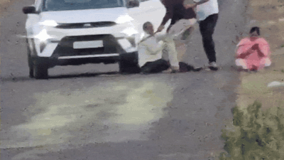 Two brothers allegedly assaulted their elderly parents after a dispute over land. ‘Why did you sell it?’: Sons beat up parents in Pune over land dispute