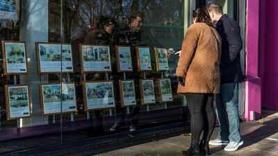 UK mortgage approvals for home purchases hit a new low, highlighting a weakened demand in the housing market amid rising borrowing costs. UK mortgage approvals fall to lowest level since January 2024 as housing demand weakens