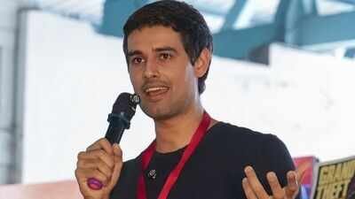 YouTuber Dhruv Rathee during the 'people's tribunal protest (PTI Photo) ‘Do not join CJP protest’: 30 cops in plainclothes reach Dhruv Rathee’s Gurgaon home; how drama unfolded