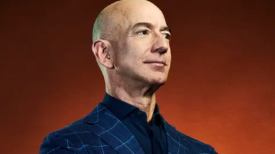 Jeff Bezos added $102 billion to his fortune in almost 30 days, powered by the company that Elon Musk, days ago, said: Bravo, I am glad that Bezos ...
