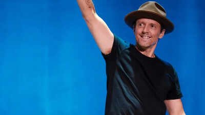 Jason Mraz purchased an avocado grove in 2004 to build a small retreat for himself. 22 years later, the space is now a 17-acre farmland. (Instagram) In 2004, Jason Mraz bought an old avocado grove in San Diego; 22 years later, the star has turned it into a 17-acre regenerative farm