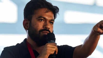 'Let them prepare their jails': Abhijit Dipke asks supporters to gather at CP to wave Tricolour