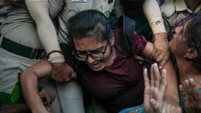 ‘For 5 hrs, no one knew’: AISA claims Neha Bora detained at RK Puram police station