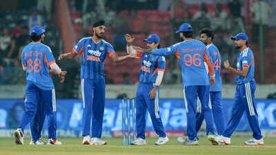 11.46 RPO, 13 wides, 18 extras: India’s pace attack under pressure ahead of New Zealand tour