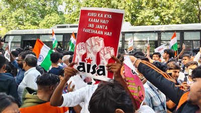 Protesters march towards EC headquarters in Delhi 'Won't let go of our right to vote': Anti-SIR protesters march to EC headquarters