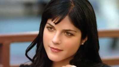 Selma Blair in tears as she opens up about arrest following plane incident; says she didn't intend to 'hurt or frighten anyone' (Instagram) Selma Blair in tears as she opens up about arrest following plane incident; says she didn't intend to 'hurt or frighten anyone'