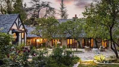 Pic credit: Zillow A 1928 Los Angeles estate once owned by Casablanca director Michael Curtiz and Gene Hackman was sold for $1.71 million in 1994; 32 years later, it is back on the market asking $5.995 million