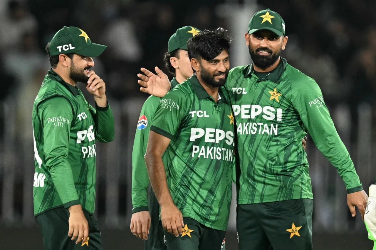 Pakistan make four changes as Sri Lanka bowl first in third T20I