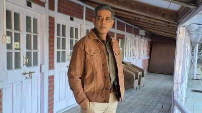Anup Soni played the role of Inspector Khurana in Shaque. Anup Soni played the role of Inspector Khurana in Shaque.