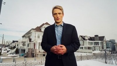 Robert Pattinson plays Chris Hansen in Primetime. Robert Pattinson plays Chris Hansen in Primetime.