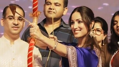 Yami Gautam at Dussehra celebration in Delhi. Yami Gautam at Dussehra celebration in Delhi.