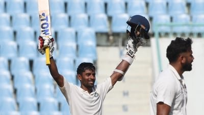 At 31, Bengal's Abhimanyu Easwaran waits for the elusive India cap. (HT) At 31, Bengal's Abhimanyu Easwaran waits for the elusive India cap. (HT)