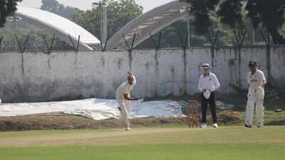 Australian umpire's Ranji Trophy sojourn: Aeroplanes overhead at Palam, BKC's red soil pitch, love for garlic naan and vada pav