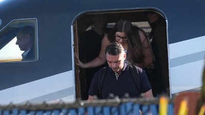 Flávio Bolsonaro arrives at Miami-Opa Locka Executive Airport on Wednesday 72 hours, 3 countries, 1 private jet: Flavio Bolsonaro’s wild escape to US