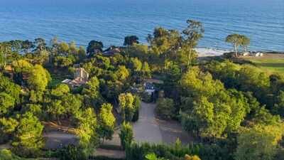 Rancho Cariñoso was listed for $100 million in 2021 and $109 million in 2022; four years later, the 4.2-acre California beachfront horse ranch went to auction with bidding opening at $20 million