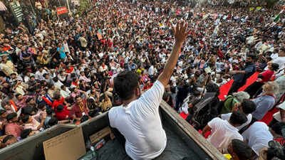 Compared to CJP’s earlier protest in June, Friday’s event demonstrated better organisation, featuring a dedicated team of digital content creators and trained marshals managing crowd flow as patriotic numbers played in the background. 10,000+ turn up for CJP’s anti-CEC protest at Shivaji Park