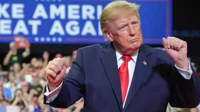 Donald Trump approval ratings: About three-quarters of Democratic voters say that voting in this November’s midterm elections is “extremely” important, compared with roughly 6 in 10 Republicans. Donald Trump approval rating hits record low of 31% as midterms near, Democrats lead by 12 points