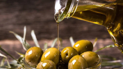 Eating olive oil before carbs may curb blood sugar spikes: Kyoto University study reveals why