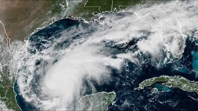Hurricane Isaias has made its presence felt near Destin, Florida, registering maximum sustained winds of 105 mph. 'Things going to get treacherous': Hurricane Isaias makes landfall in Florida as Category 2 storm