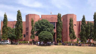 J&K high court Jammu and Kashmir: High court quashes PSA detention of Shopian man for ‘showing anti-national tendencies’