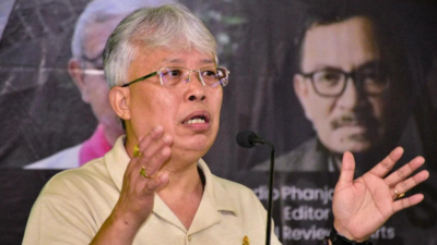 Jawaharlal Nehru University has swiftly acted against professor Angomcha Bimol Akoijam following grave allegations of sexual harassment What 11 JNU students alleged against professor Bimol Akoijam: Sexually suggestive remarks during vivas, inappropriate advances at on-campus residence