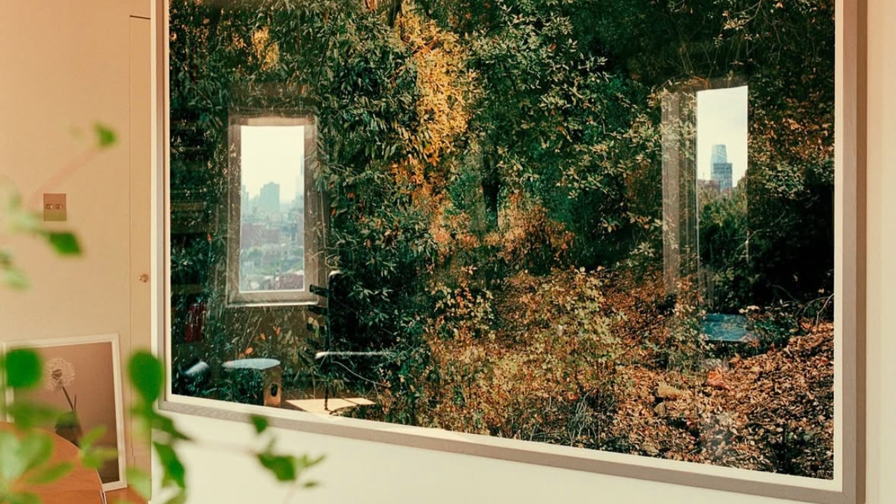 Julianne Moore and Bart Freundlich trade West Village townhouse for a Manhattan duplex<br>
