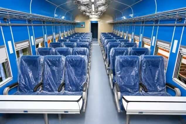 LHB coach