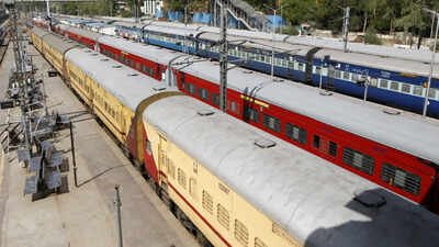On October 10, all Mail and Express trains arriving at New Delhi and Hazrat Nizamuddin will be canceled Railways cancel several Mail/Express trains reaching New Delhi, Hazrat Nizamuddin on October 10