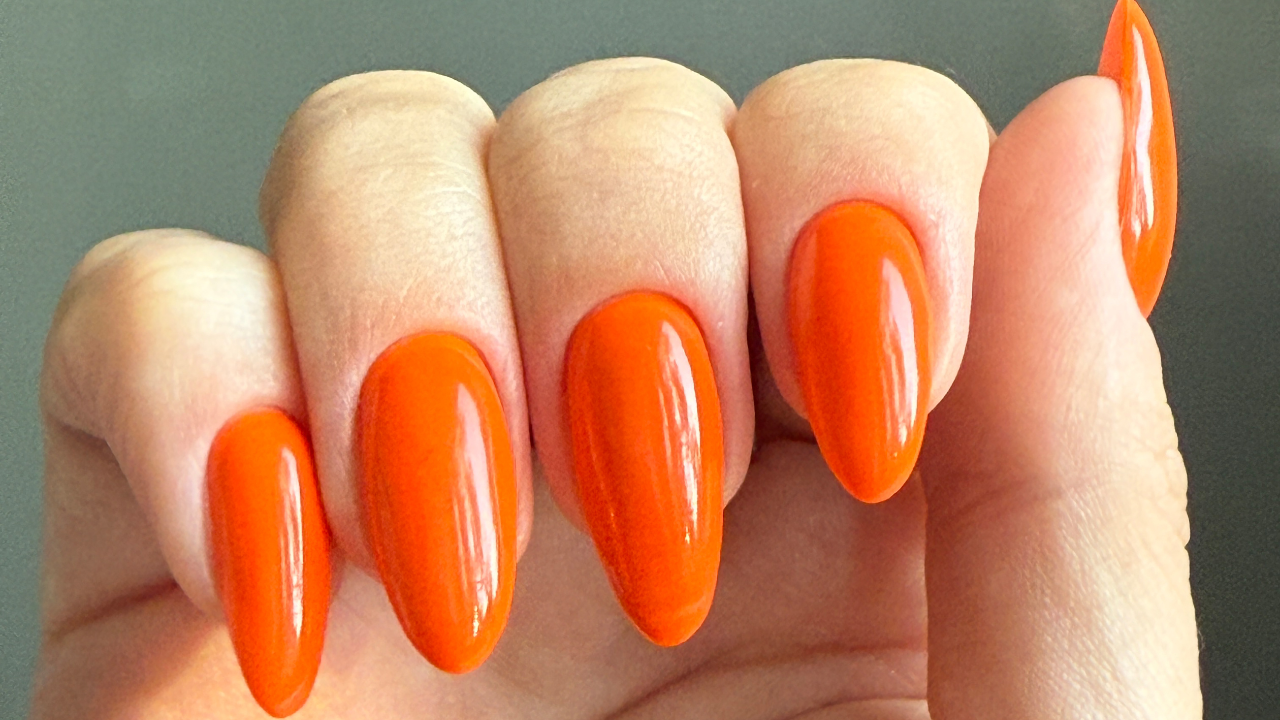 orange nails