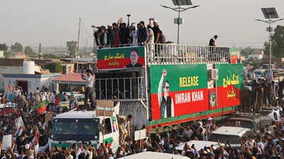 Supporters of imprisoned Imran Khan march towards Islamabad demanding his release. Another showdown brewing in Pakistan? Imran Khan supporters hit streets after talks fail