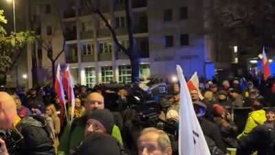PM Tusk defends chief justice's suspension, president rushes back as court alleges 'coup' PM-President face-off in Poland: Top court chief suspended, court cries 'coup d'etat' as Nawrocki returns