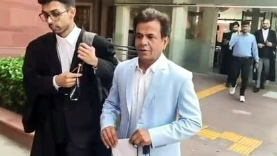 Actor Rajpal Yadav at the Supreme Court in connection with a cheque bounce case in which the Court had directed him to deposit  ₹2 crore with the Supreme Court registry, in New Delhi on Wednesday. (ANI Video Grab)