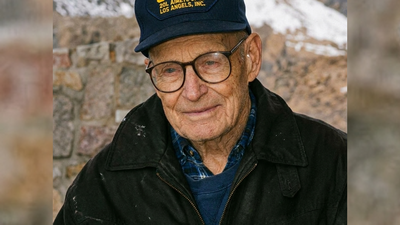 Schroeder had never had the opportunity to attend college, but he wanted other young people to have that chance (AI enhance image, source: CBS) In 2005, an Iowa carpenter who never went to college left nearly $3 million in savings; 14 years later, 33 strangers whose education he funded gathered to remember the man they had never met