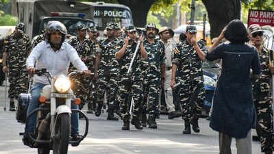 Govt orders internet shutdown within 4-kilometer radius of Janpath–Kartavya Path ahead of anti-CEC protest