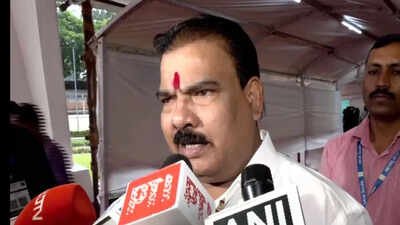 'Don't go to their funerals': Sena MLA makes shocking remark on farmers' suicide, later clarifies