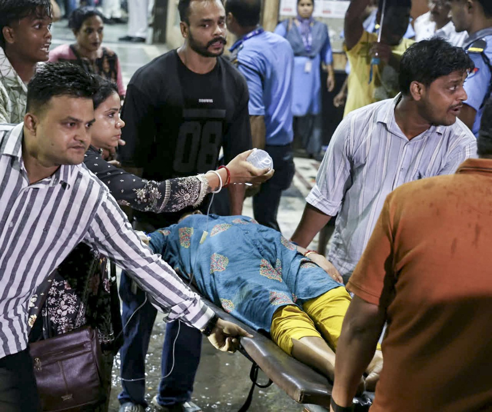 Stampede-like situation at Durga Puja pandal in Kolkata