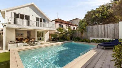 Pic credit: Domain In 2015, a North Bondi beach house sold for A$4 million; 11 years later, it fetched A$17.4 million; records now reveal Nando’s billionaire owner Richard Enthoven as the mystery buyer