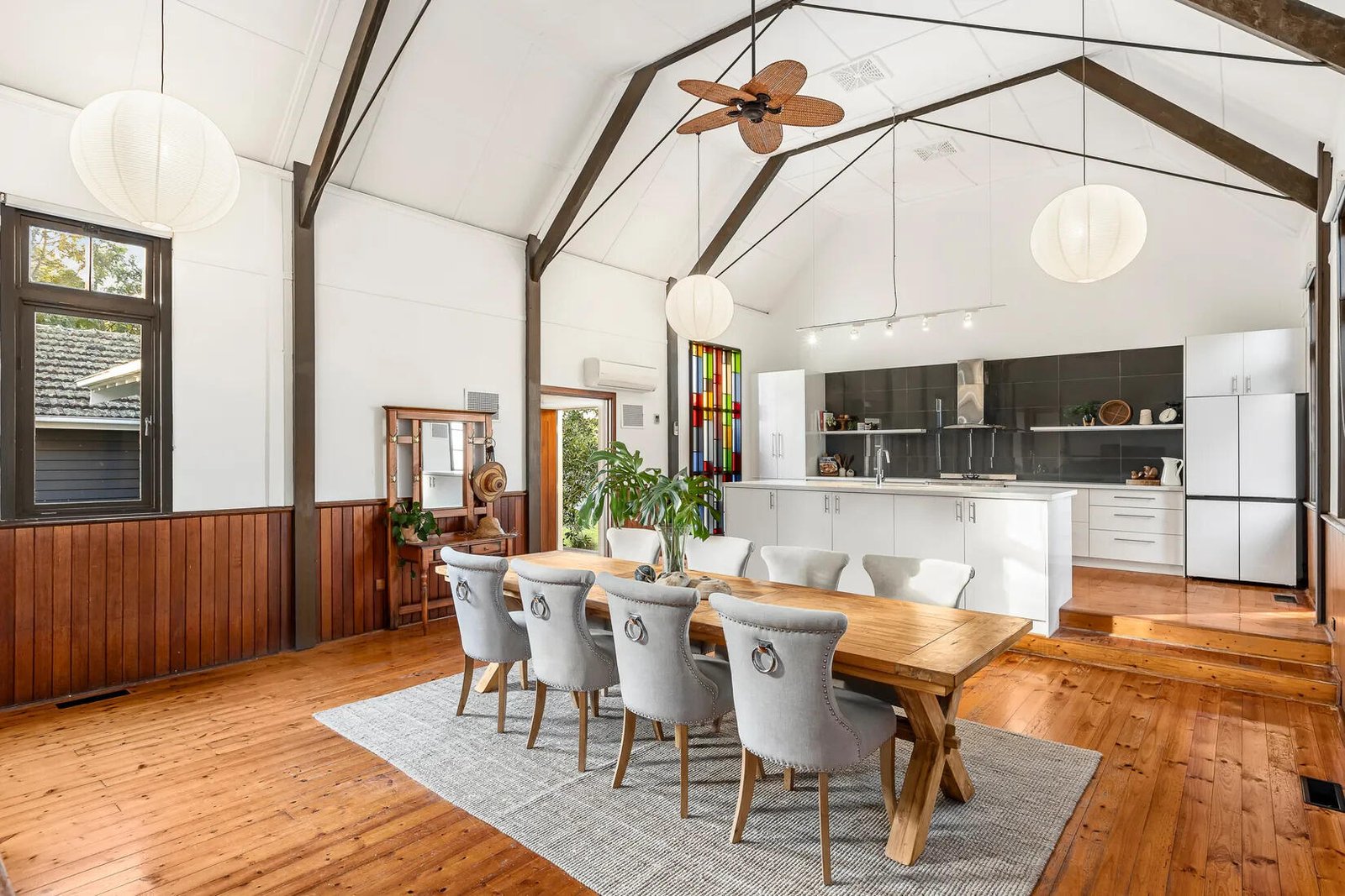 The dining/ kitchen