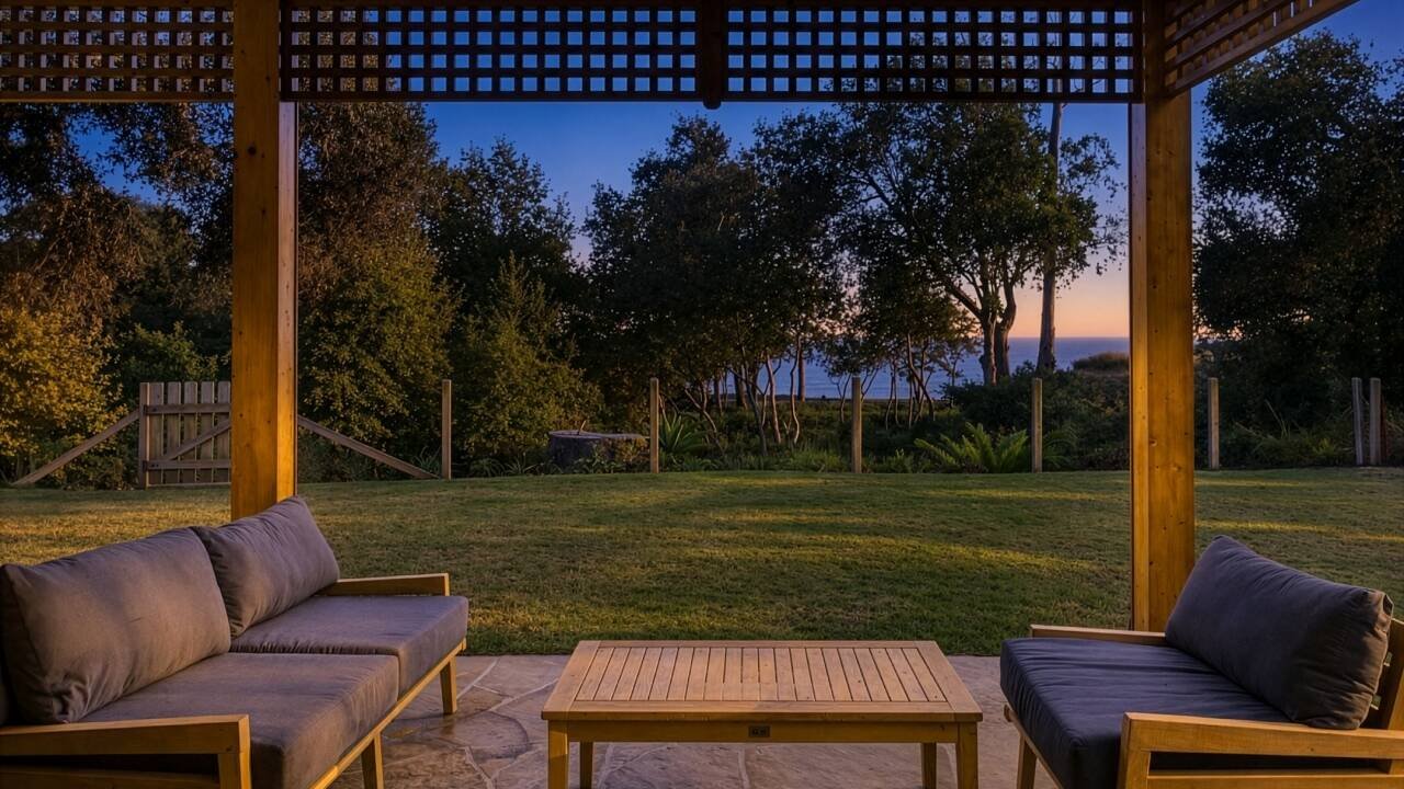 The entertainng space facing the ocean