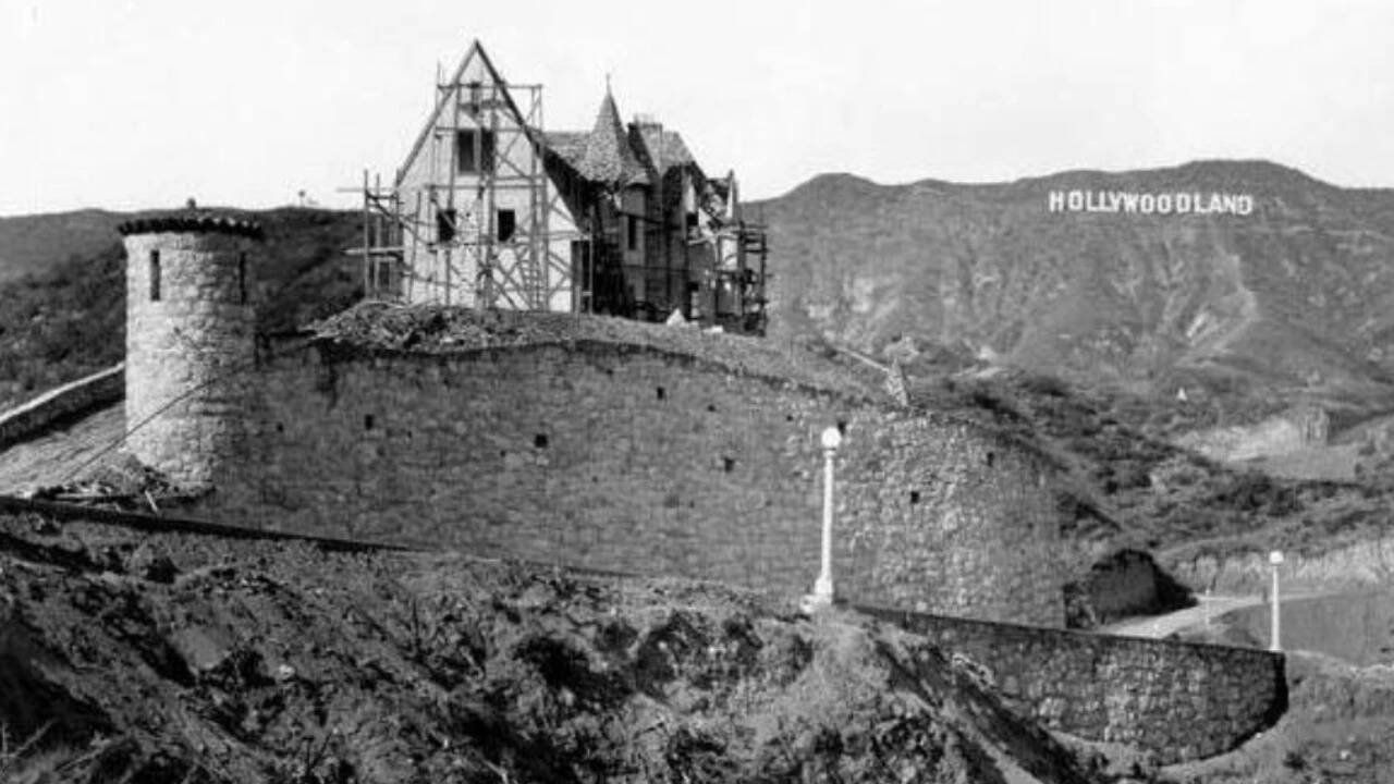 The estate nearing completion in 1928 (Picture available in public domain)